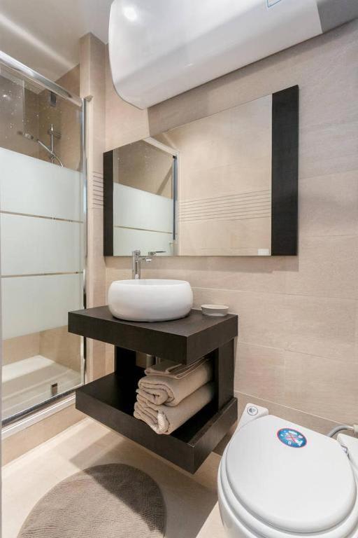 Modernized Studio - Meters From The Invalides Gardens Appartement Paris